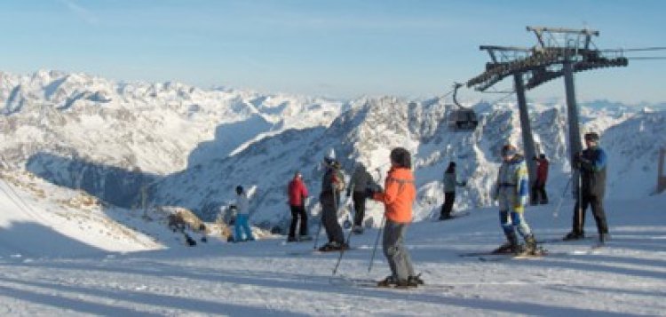 Groove Hour Constanţa promovează gratuit pârtiile de schi, prin i-Tour Schi